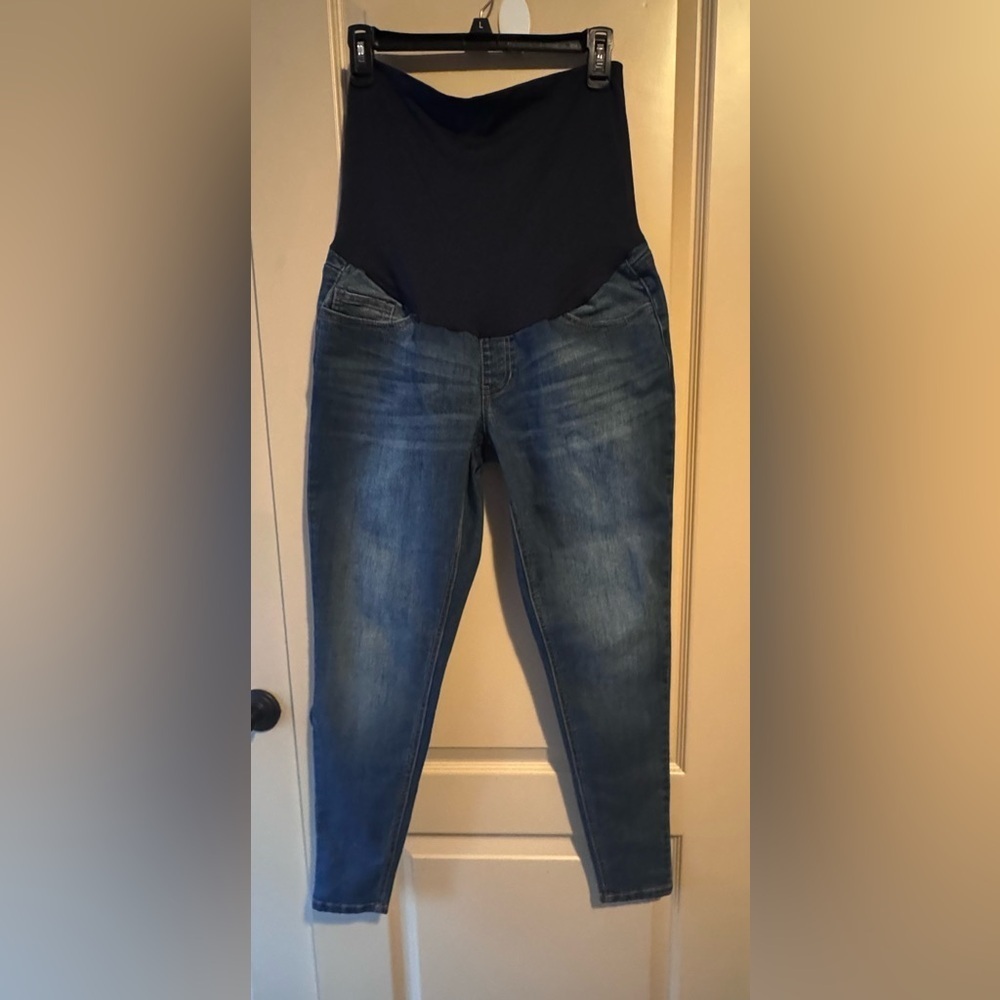 Time & Tru Women's Size Maternity M8-10
Skinny Jeans